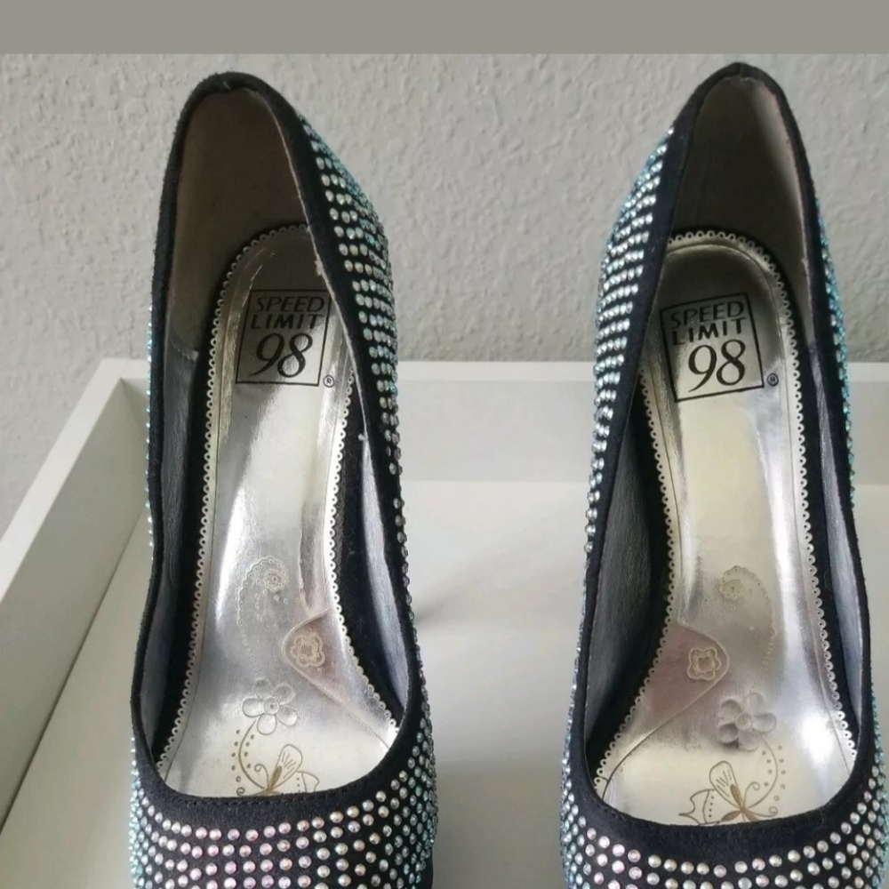 Shoes - Picture 2 of 5